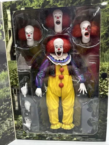 IT - Ultimate Pennywise 1990 NECA Figure